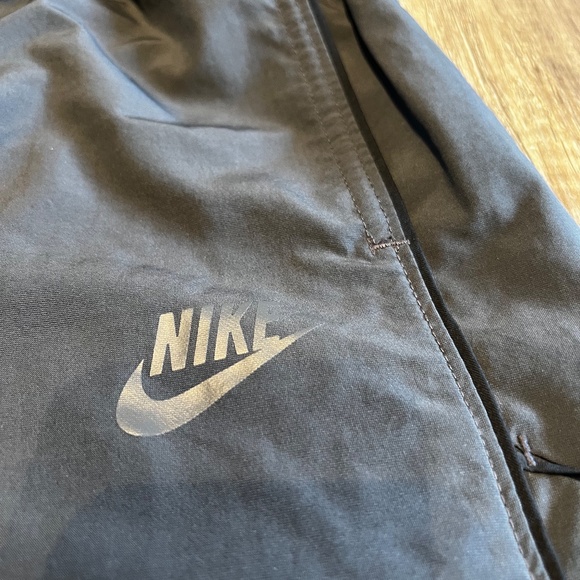 Nike sportswear pants, black with 2 front pockets and one back pocket - Picture 3 of 7